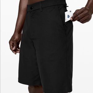 Lululemon Commission short  11”